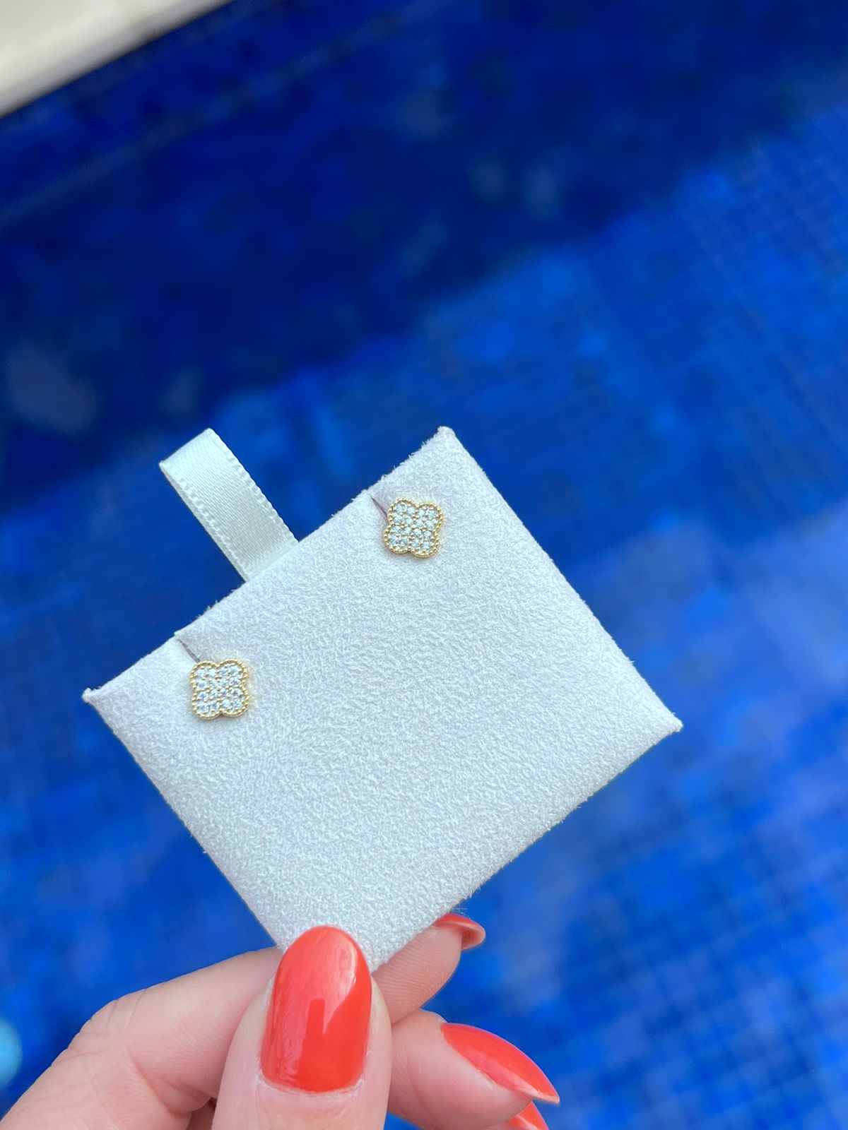 Brinco Inspired com Zircônia em Banho de Ouro