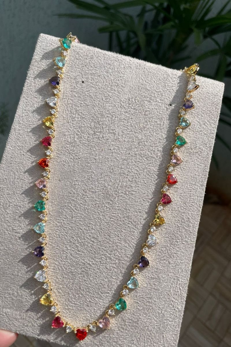 Colar com Coração Colorido em Banho de Ouro
