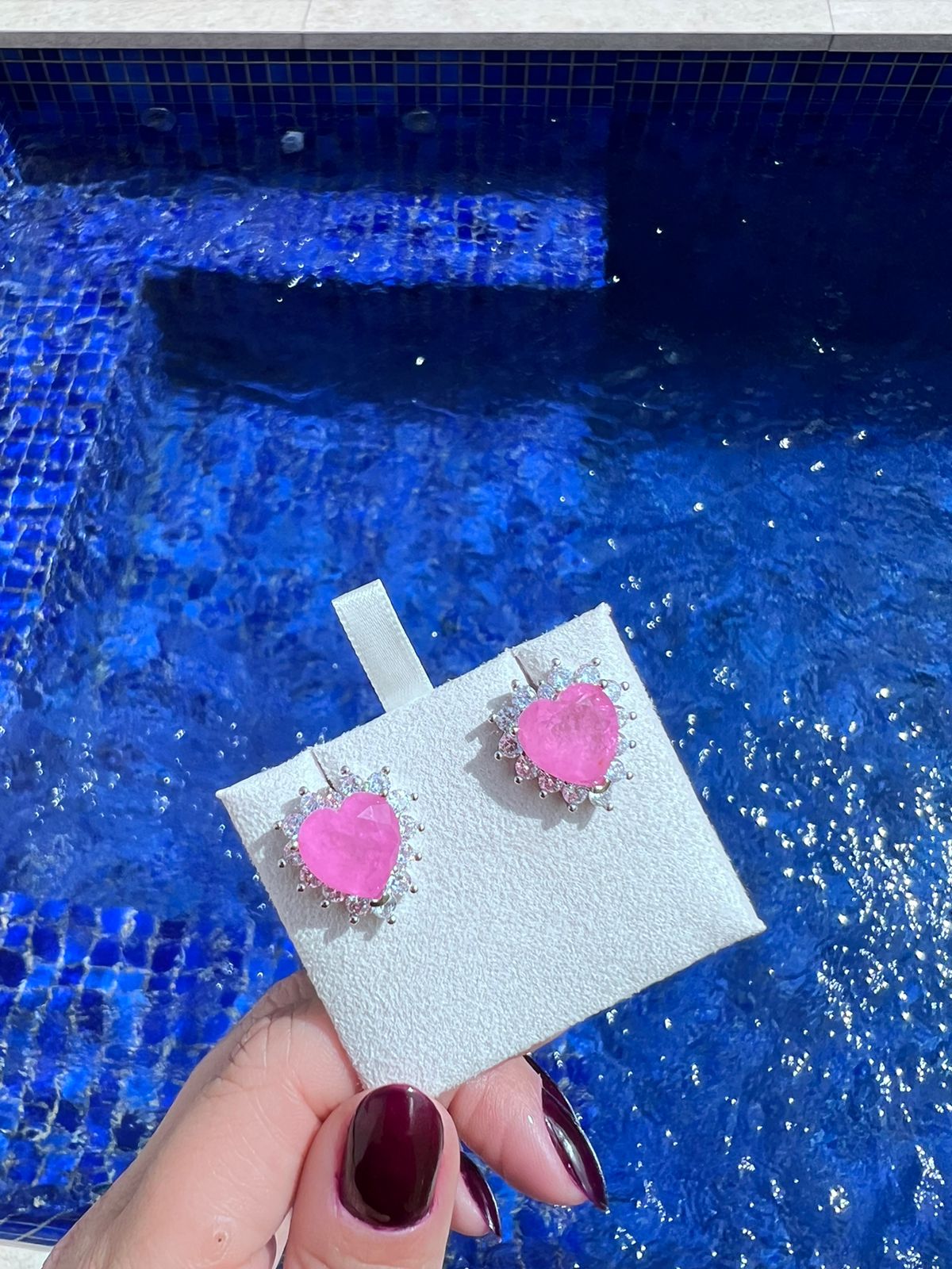 Brinco Coração Fusion Rosa em Banho Ródio Branco