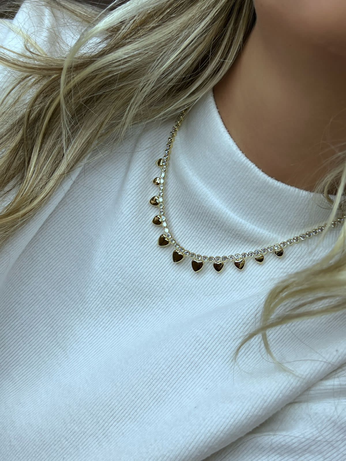 Riviera Maleável com Zircônia Cristal e Corações em Banho de Ouro