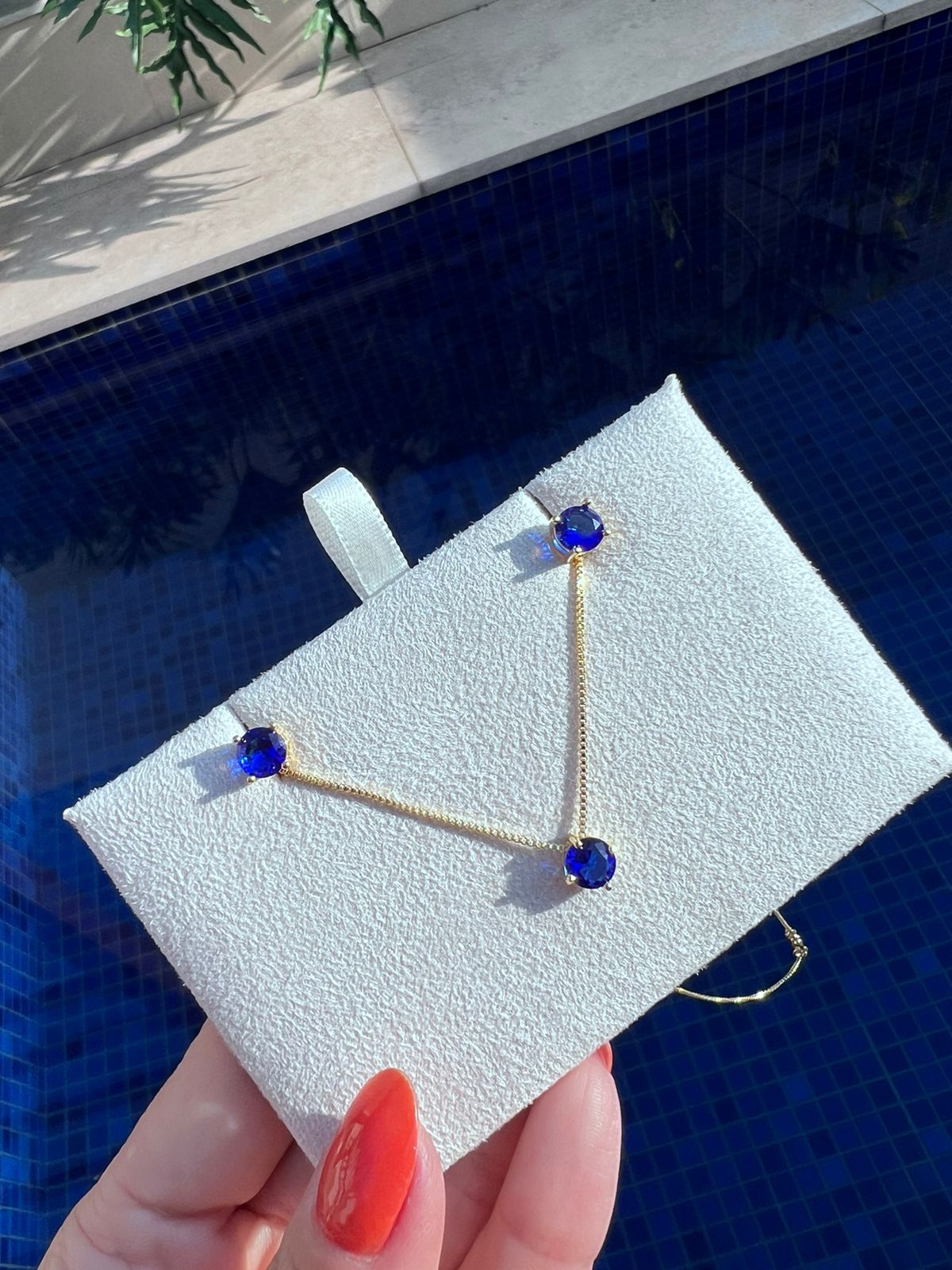 Conjunto Ponto de Luz com Zircônia Azul Safira em Banho de Ouro