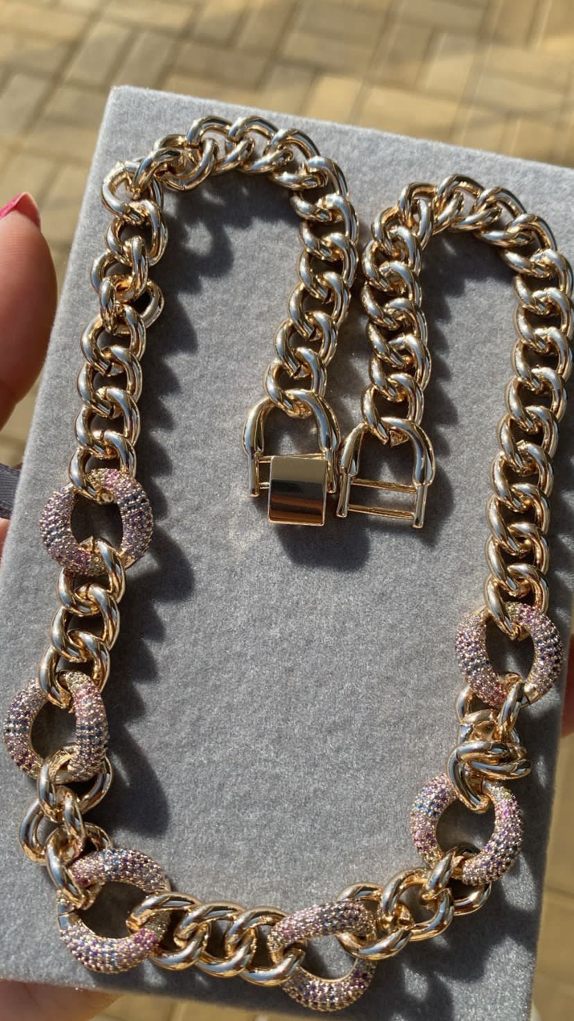 Colar Elos Liso e com Zircônia Colorida em Banho de Ouro