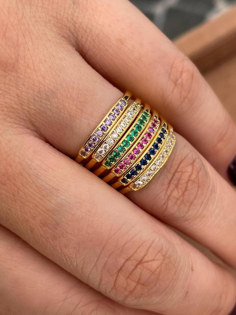 Anel Aparador de Aliança com Zircônia Rosa Bebê em Banho de Ouro