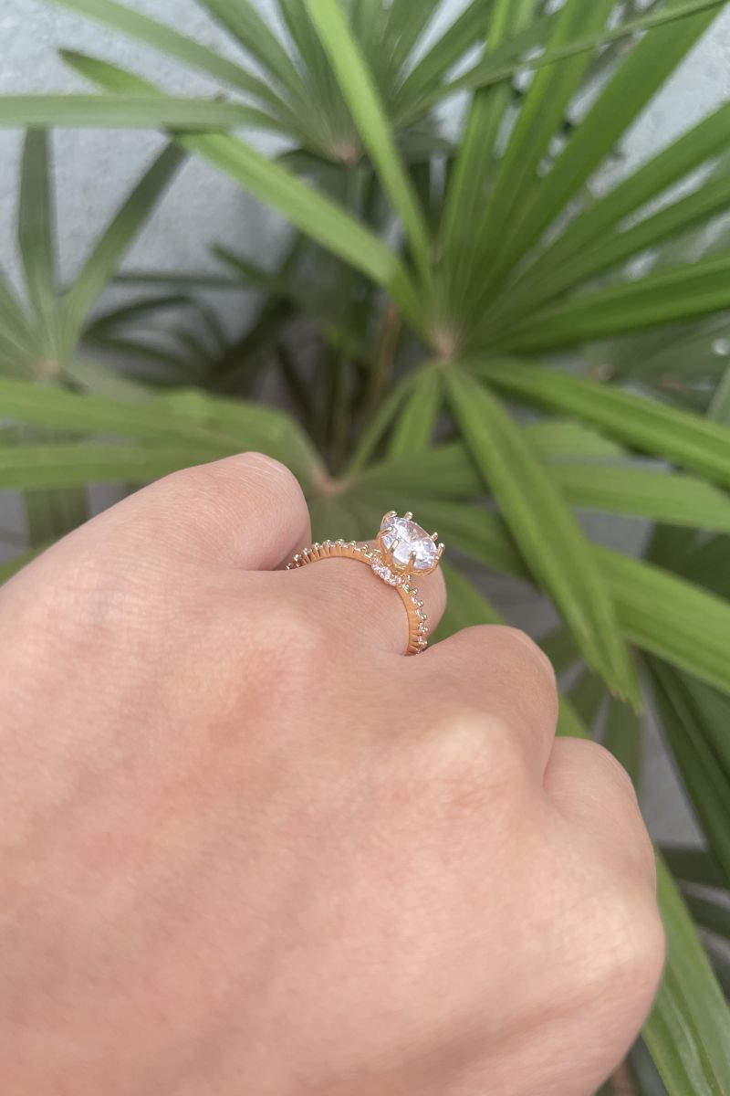 Anel Solitário com Zircônia Cristal em Banho de Ouro