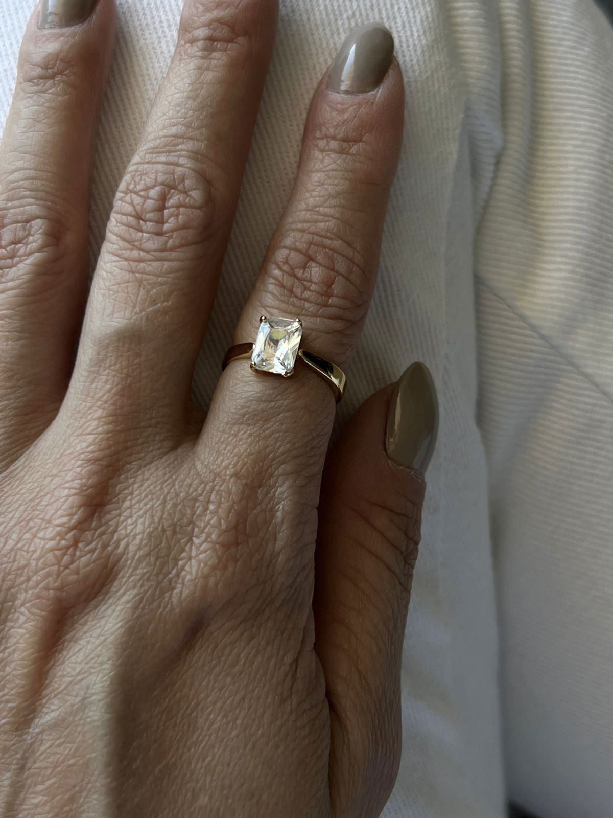 Ane com Zircônia Retângulo em Banho de Ouro