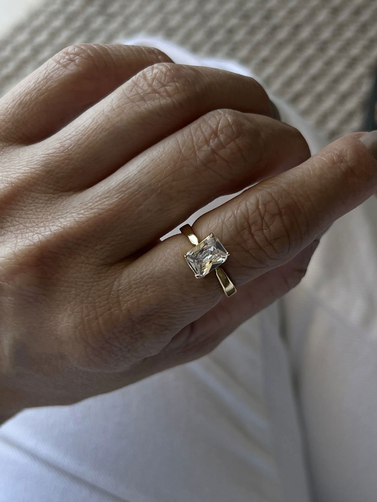 Ane com Zircônia Retângulo em Banho de Ouro