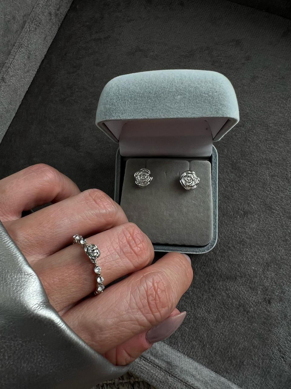 Anel Aparador com Zircônia Cristal e Rosinha em Banho de Ródio Branco