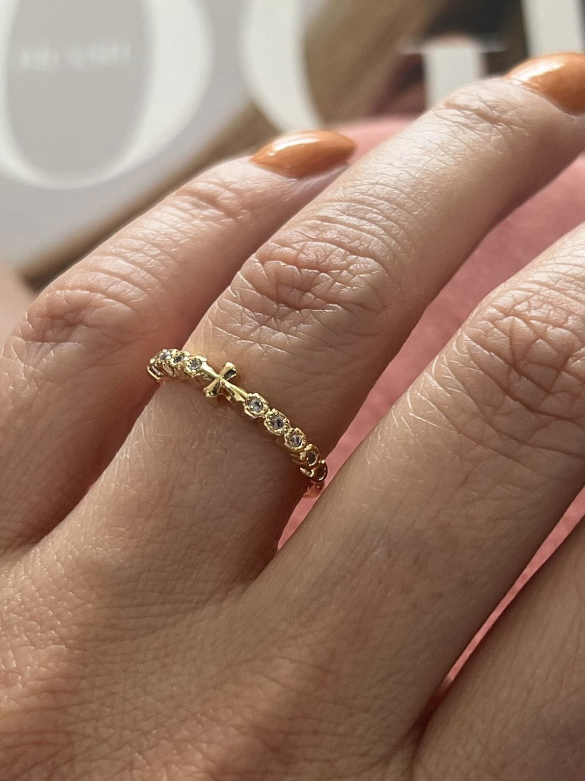 Anel Aparador de Aliança com Cruz em Banho de Ouro