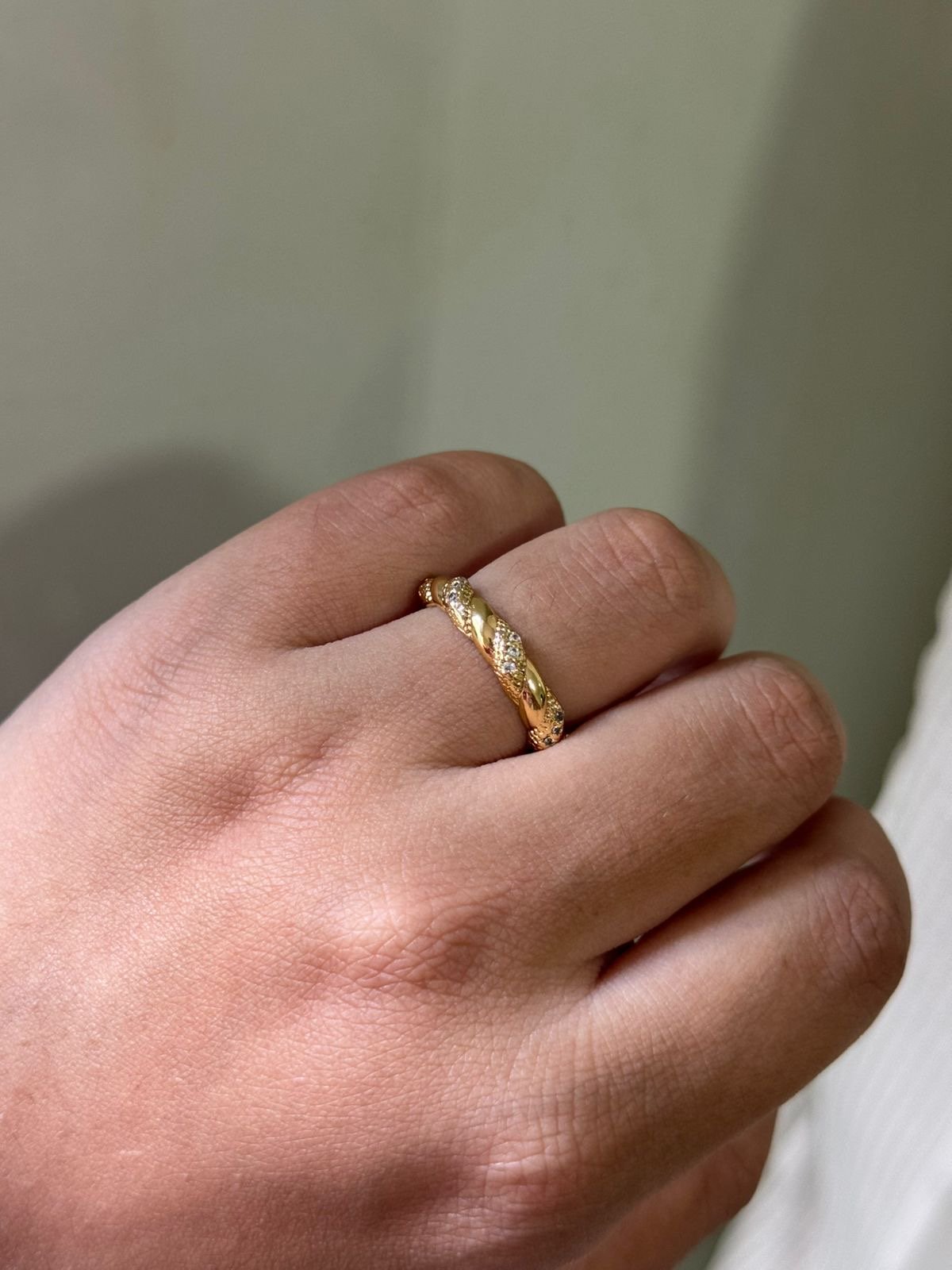 Anel Aparador de Aliança com Zircônia em Banho de Ouro