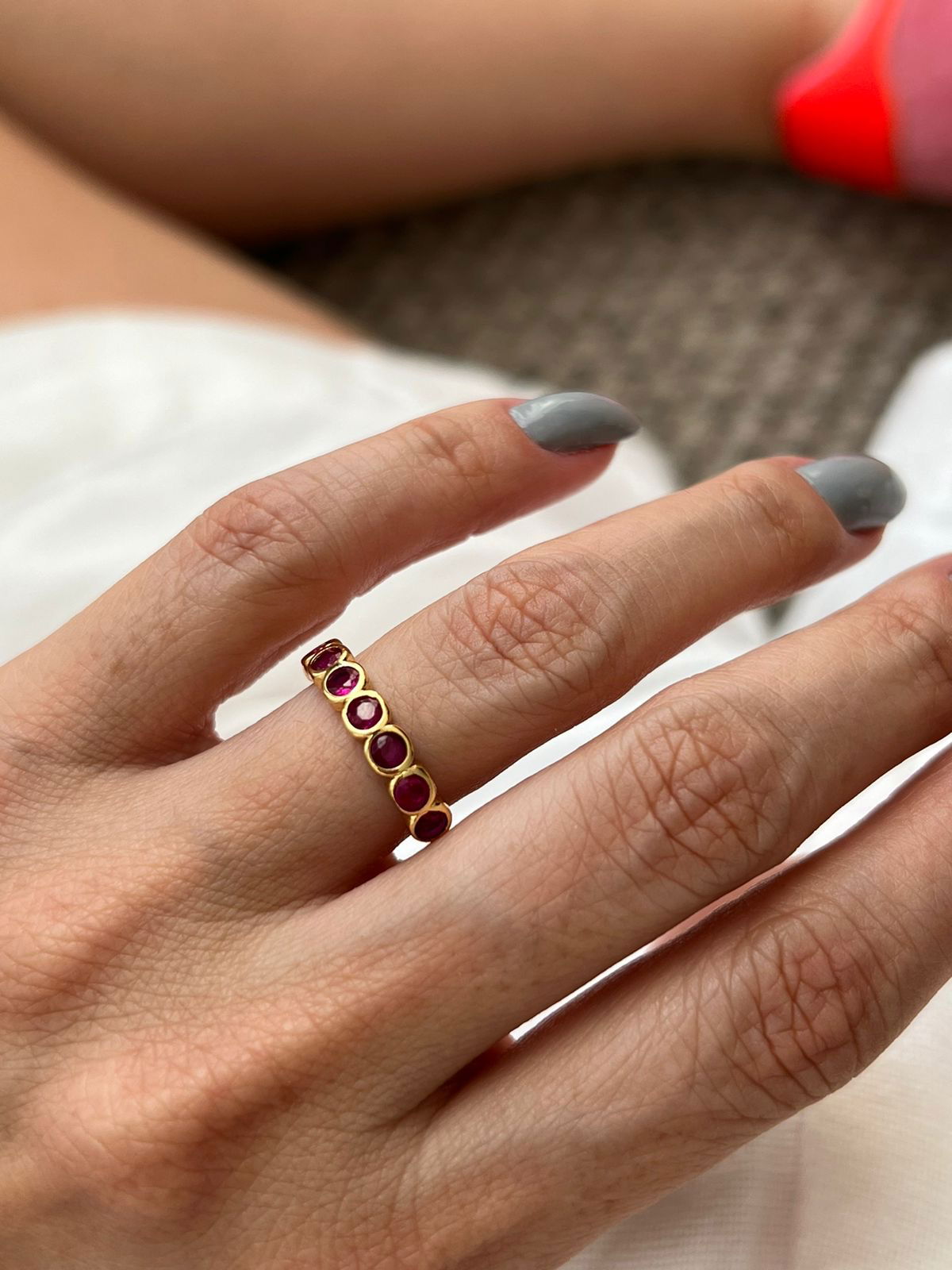 Anel Aparador de Aliança com Zircônia Pink em Banho de Ouro