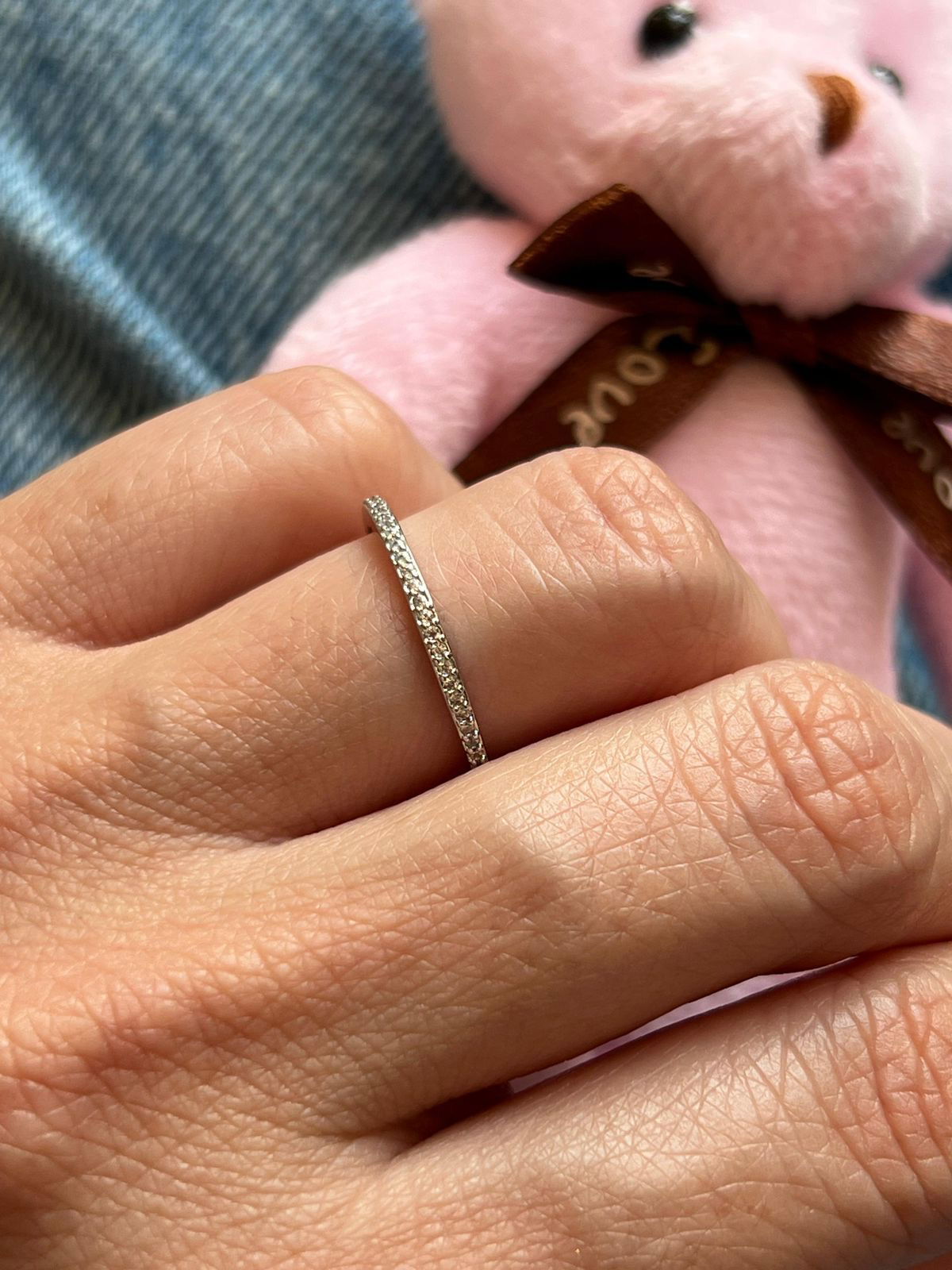 Anel Aparador de Aliança Inteiro com Zircônia Cristal em Banho de Ródio Branco