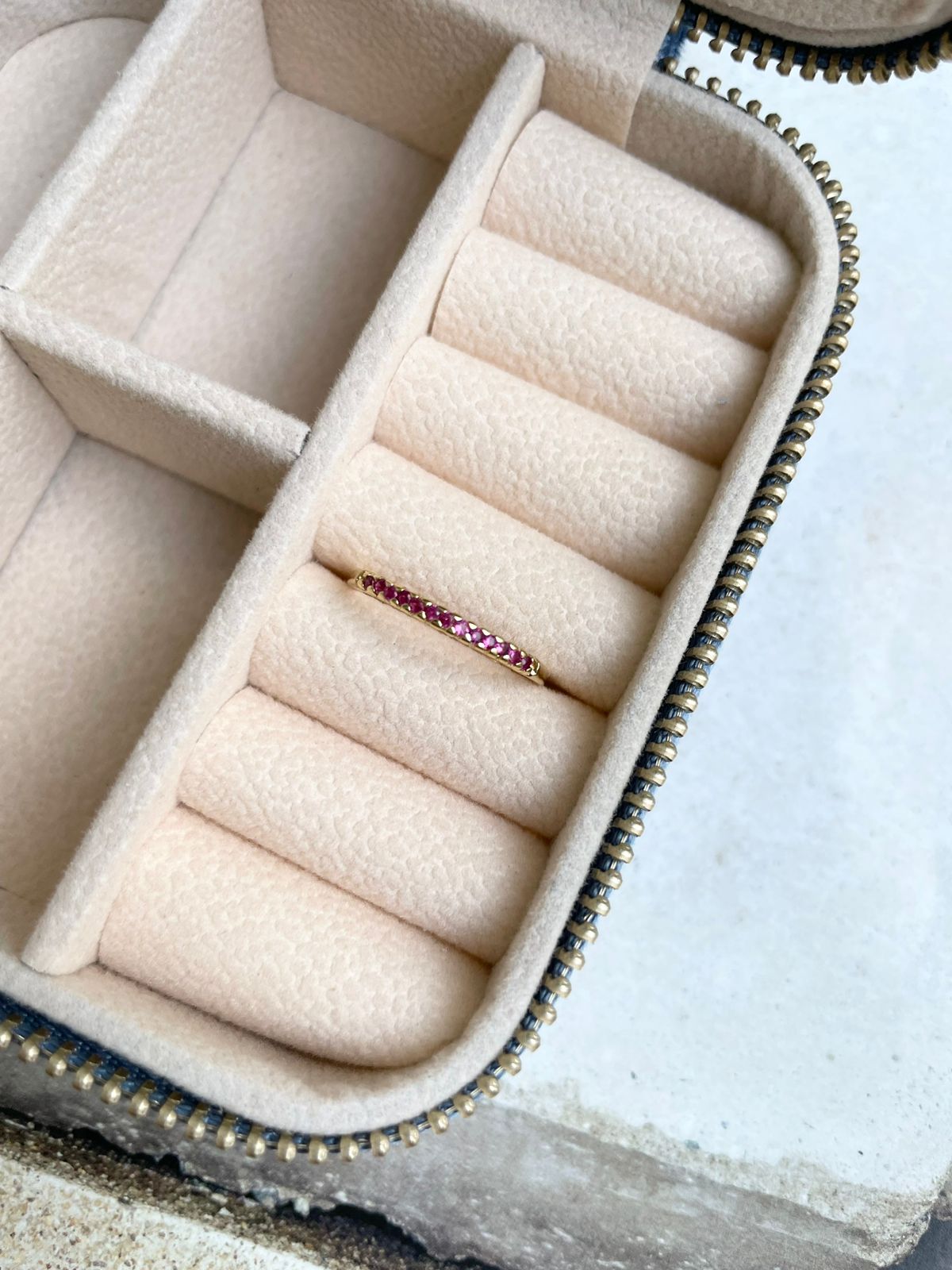 Anel Aparador de Aliança Rosa Pink em Banho de Ouro