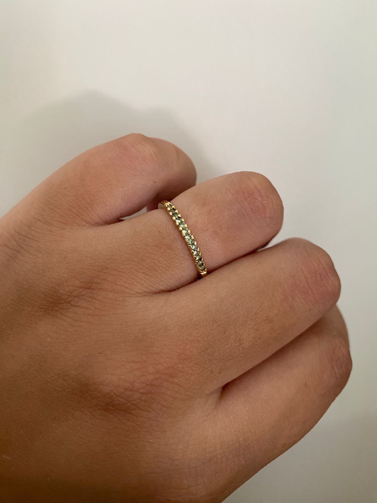 Anel Aparador de Aliança Verde Claro em Banho de Ouro