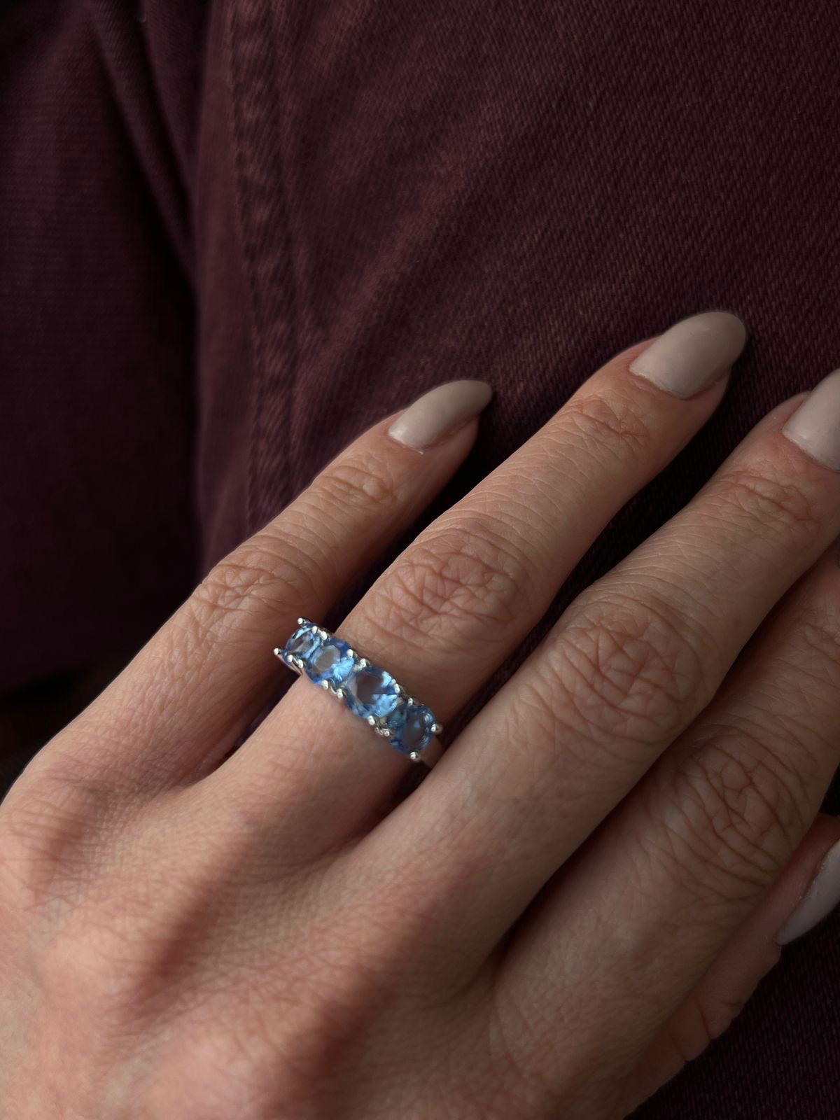 Anel Aparador de Aliança Zircônia Azul 5mm em Banho de Ródio Branco