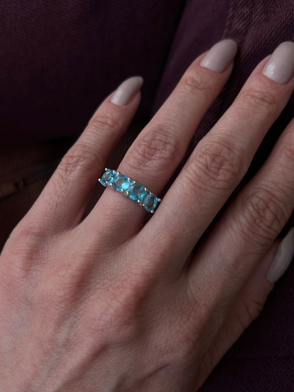 Anel Aparador de Aliança Zircônia Azul Claro 5mm em Banho de Ródio Branco