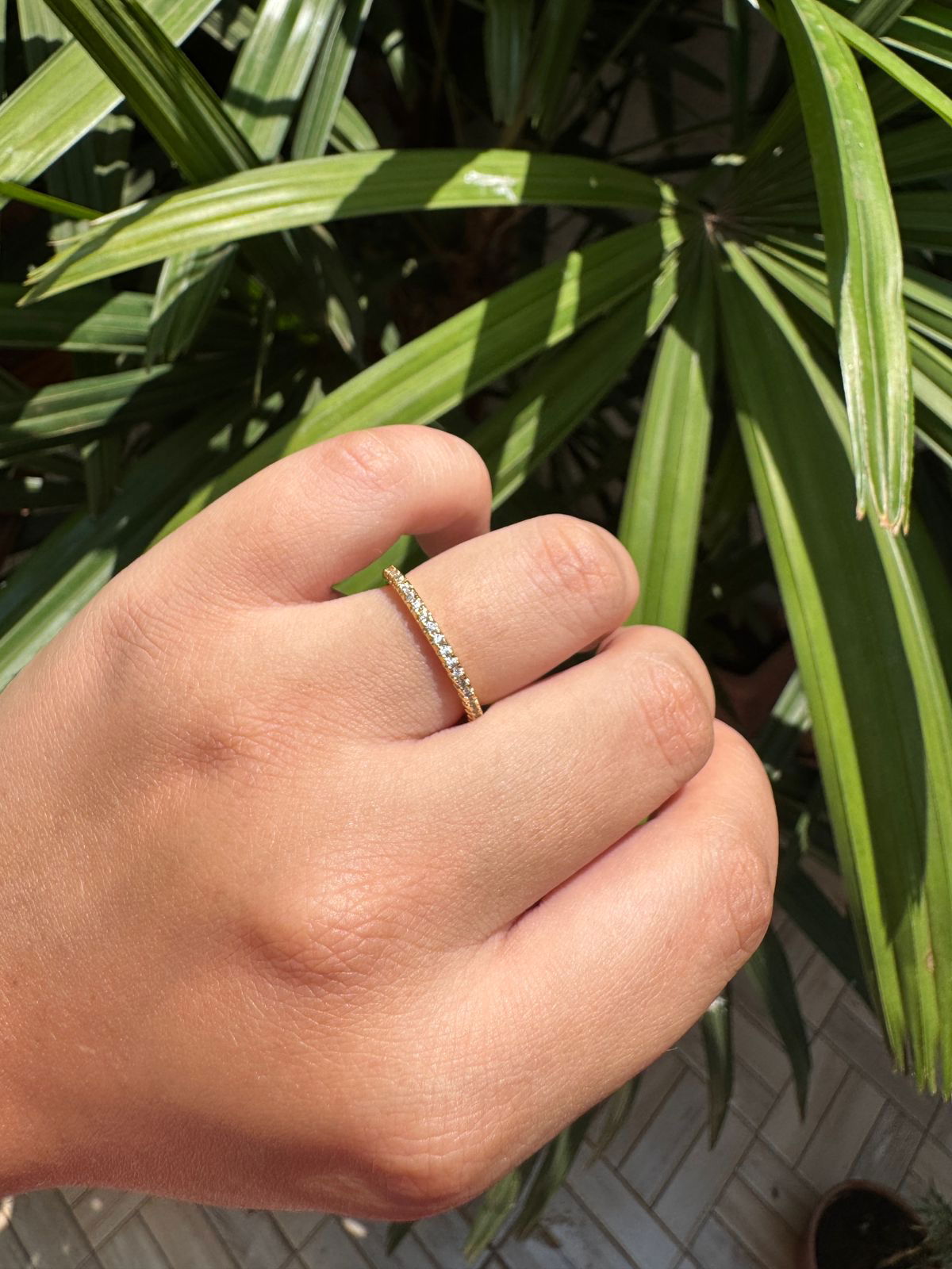 Anel Aparador Roliço com Zircônia Cristal em Banho de Ouro