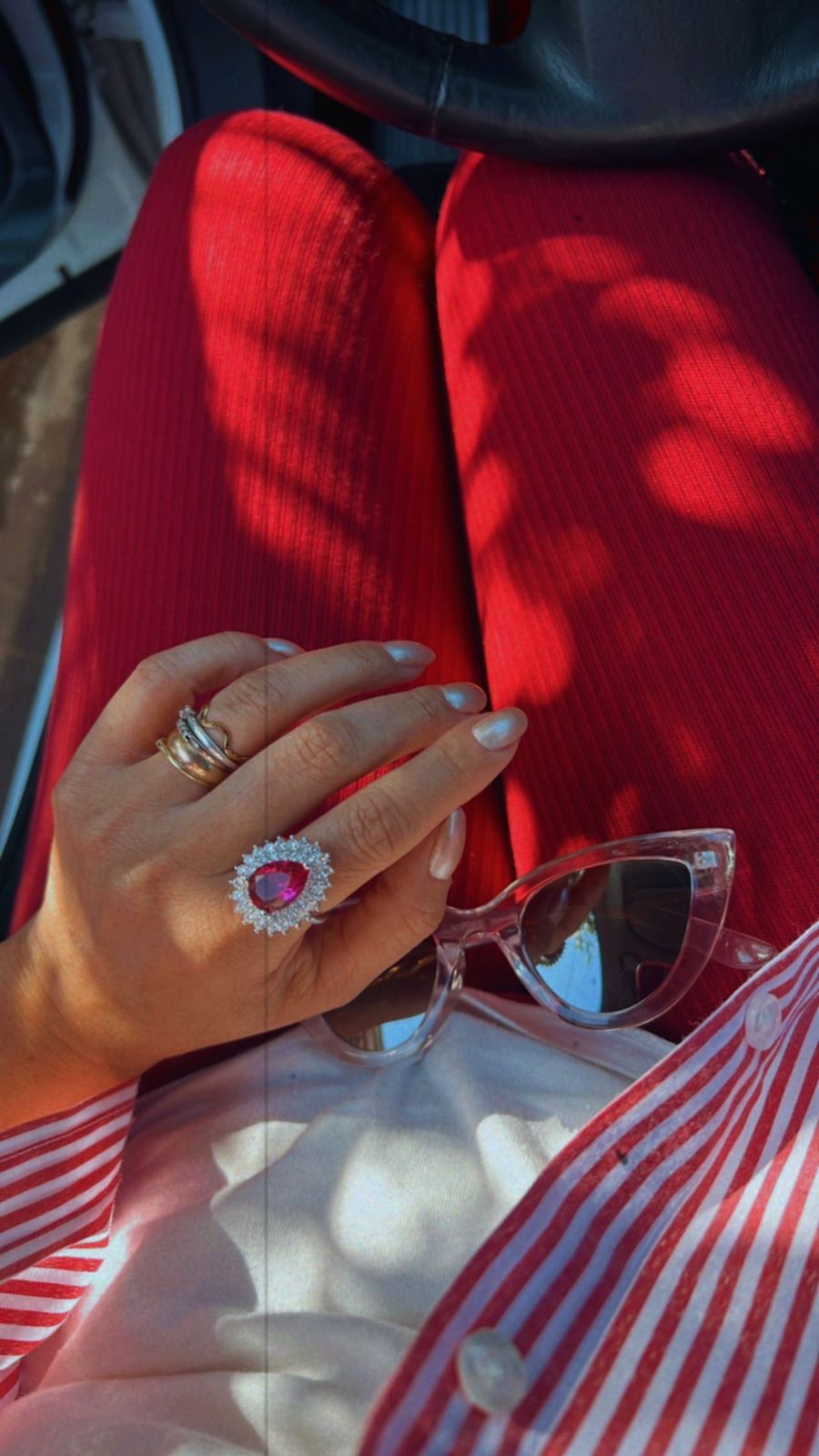 Anel Charlotte com Zircônia Cristal e Rubelita em Banho de Ródio Branco