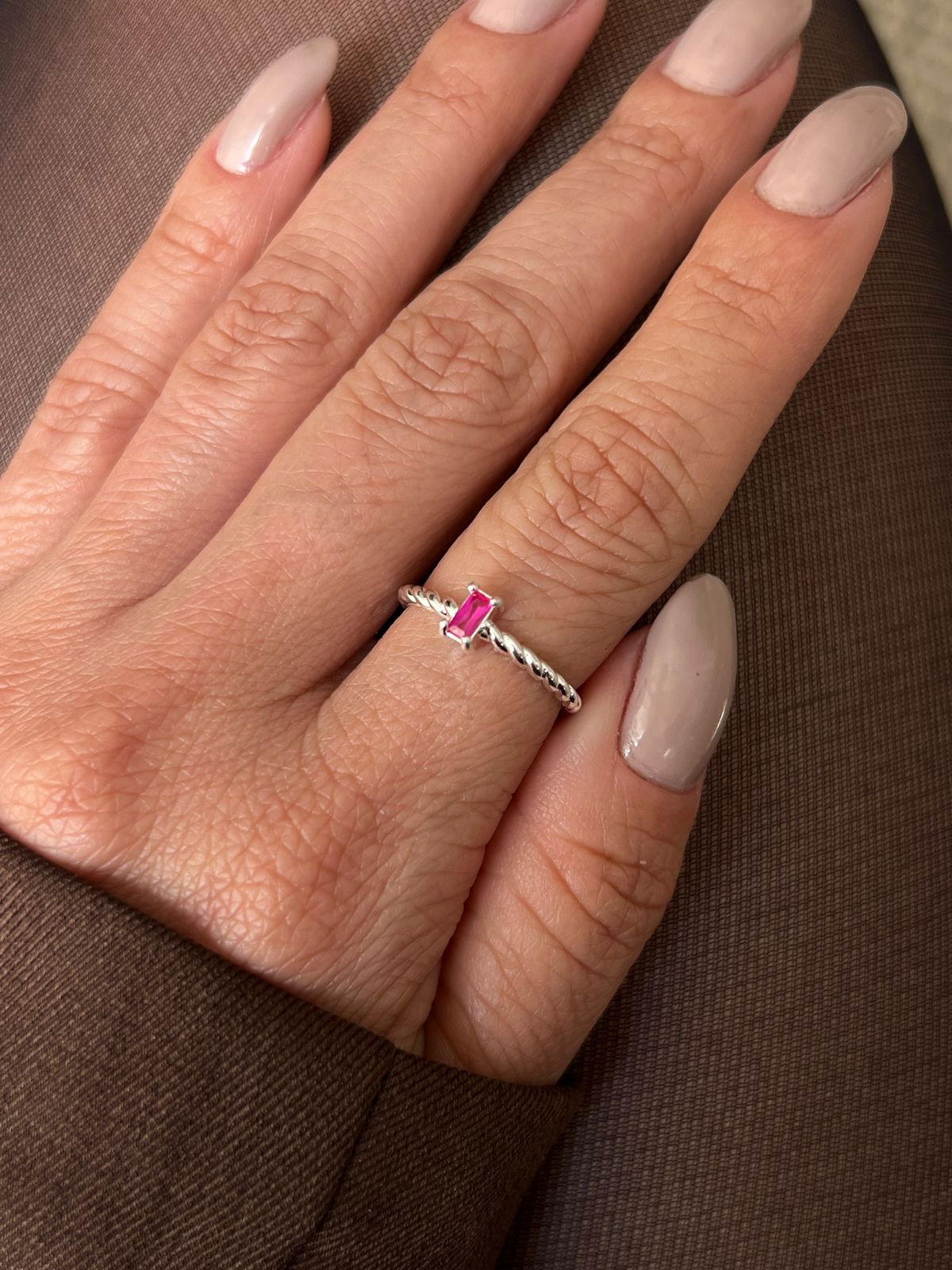 Anel com Baguete Rosa Pink em Banho de Prata