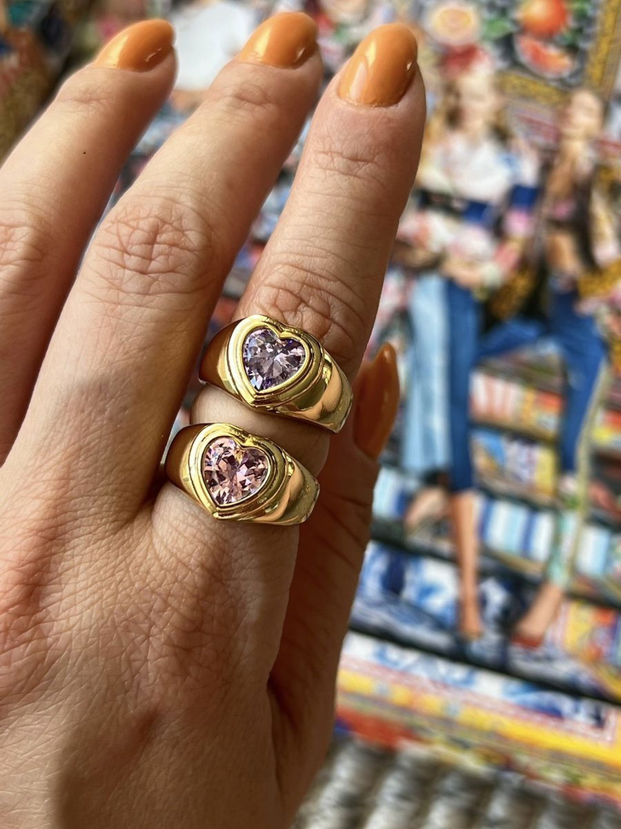 Anel com Coração Zircônia Lilás em Banho de Ouro