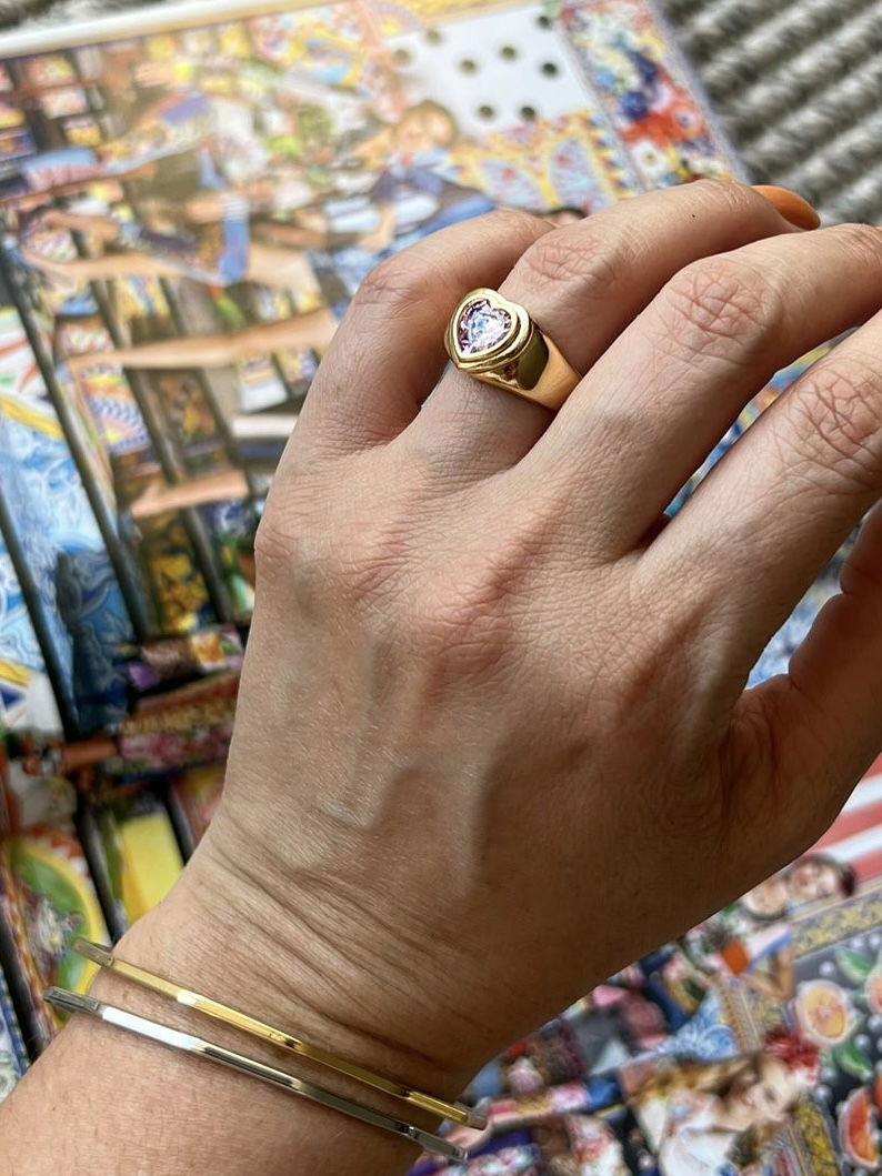 Anel com Coração Zircônia Rosa Claro em Bamho de Ouro