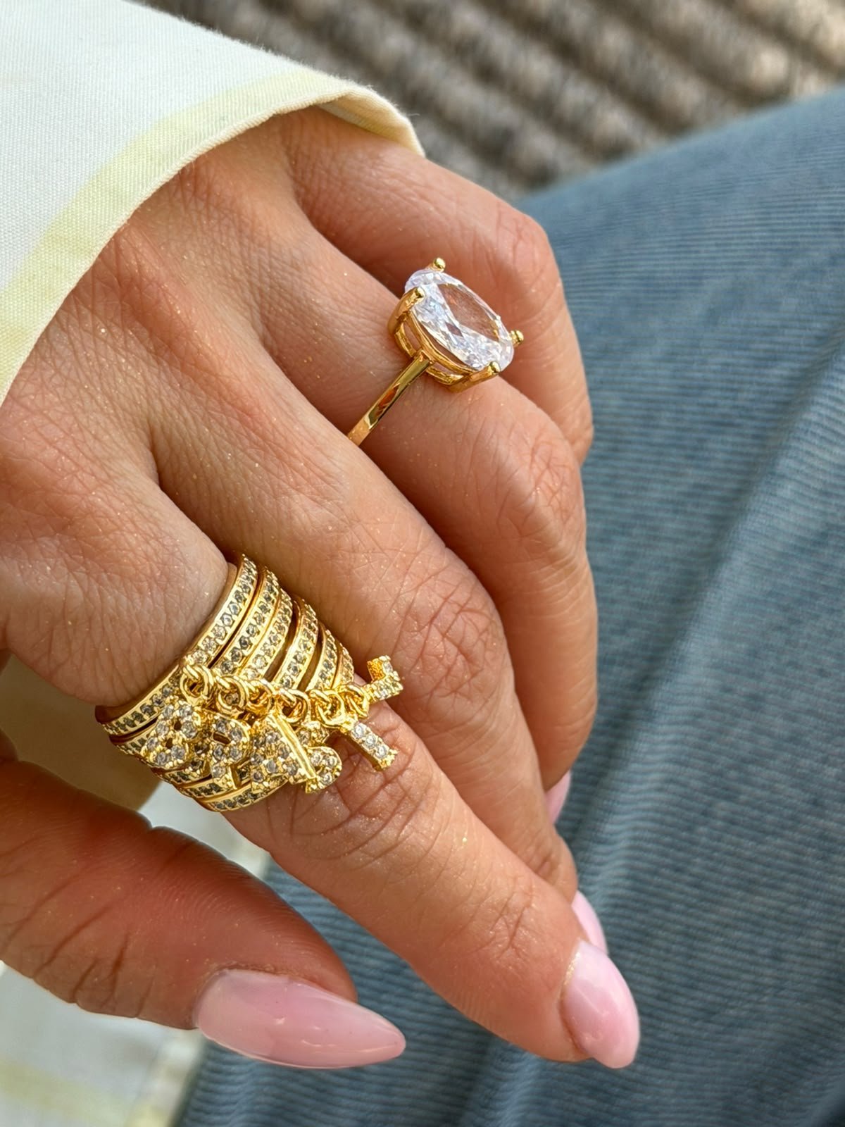 Anel com Letrinha em Banho de Ouro