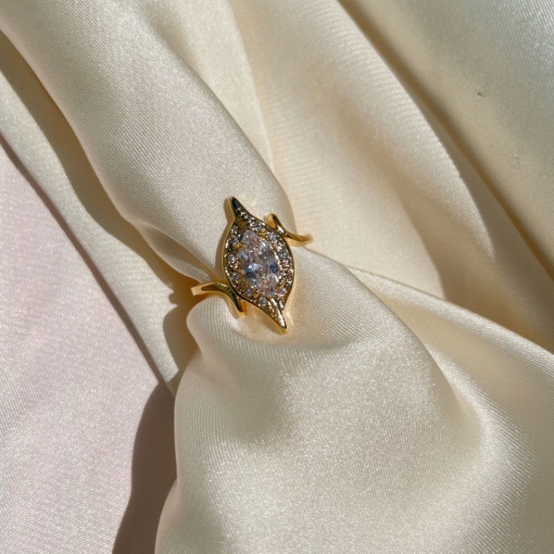 Anel com Navete em Banho de Ouro