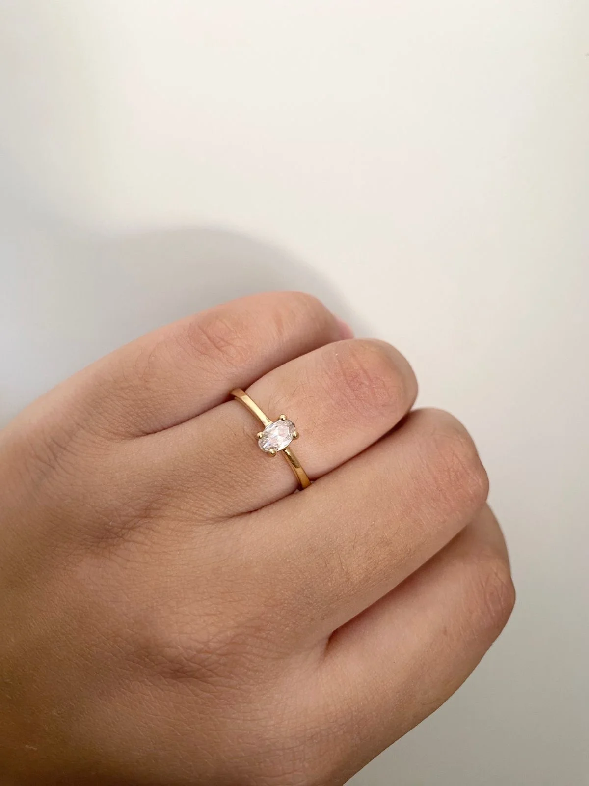 Anel com Pedra Oval em Banho de Ouro