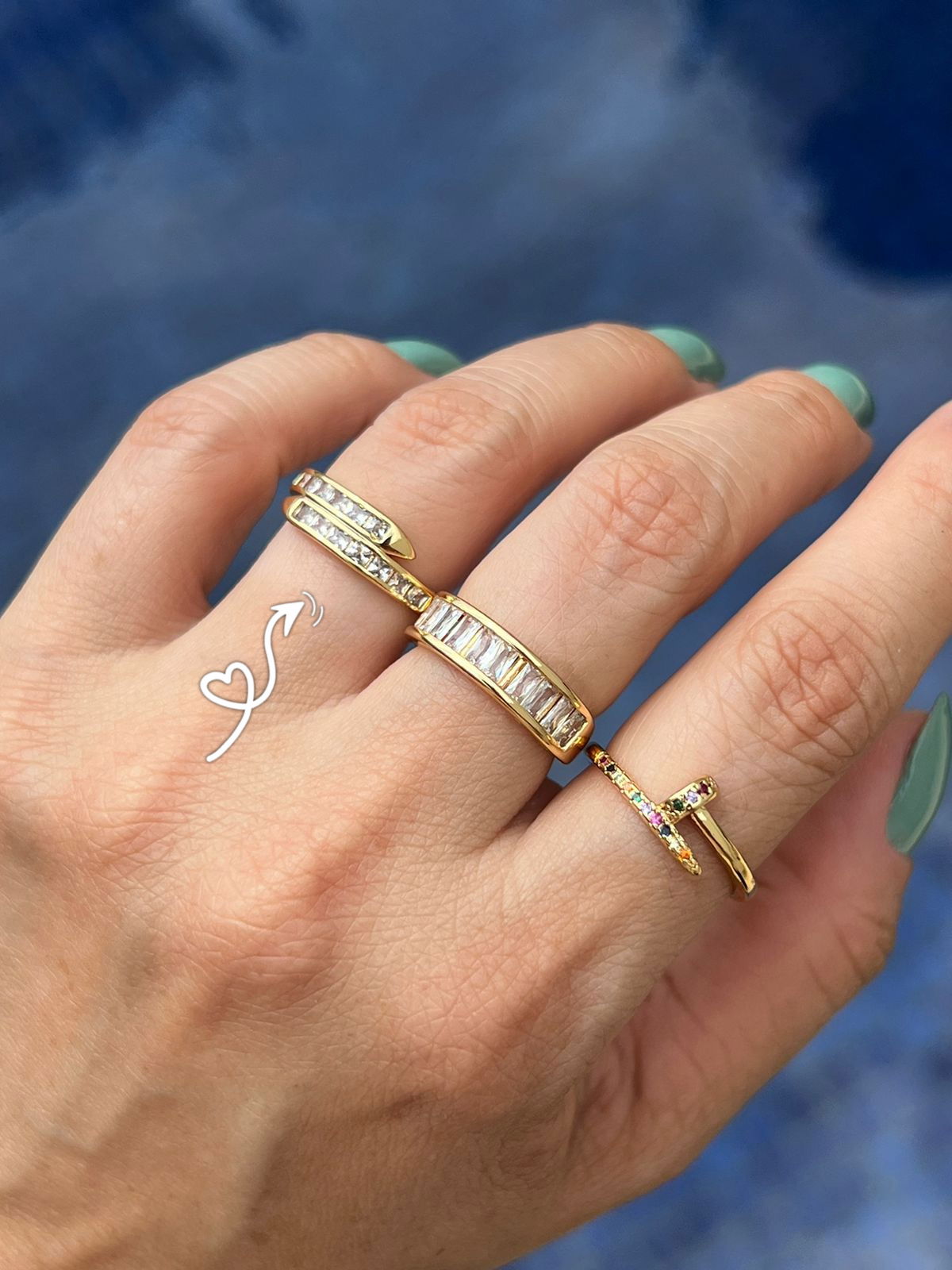 Anel com Zircônia Carrê em Banho de Ouro