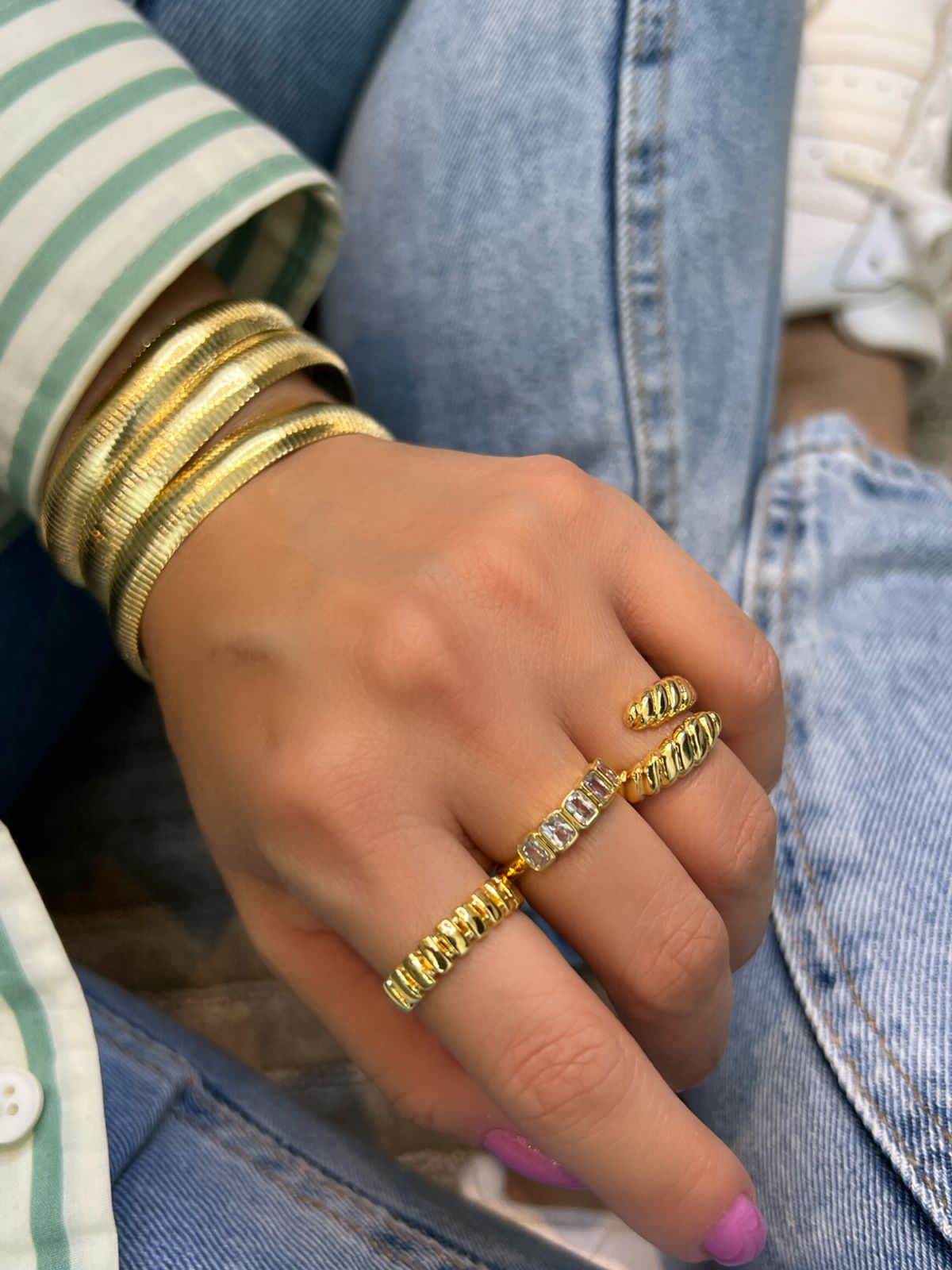 Anel com Zircônia Cristal Retângulo em Banho de Ouro