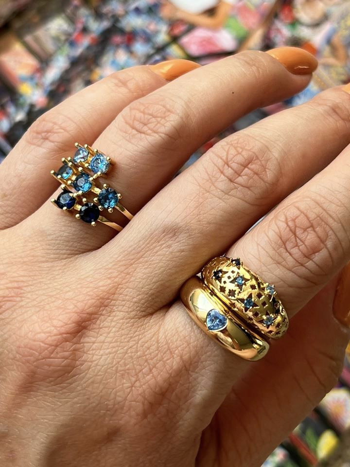 Anel com Zircônia Degrade de Azul em Banho de Ouro