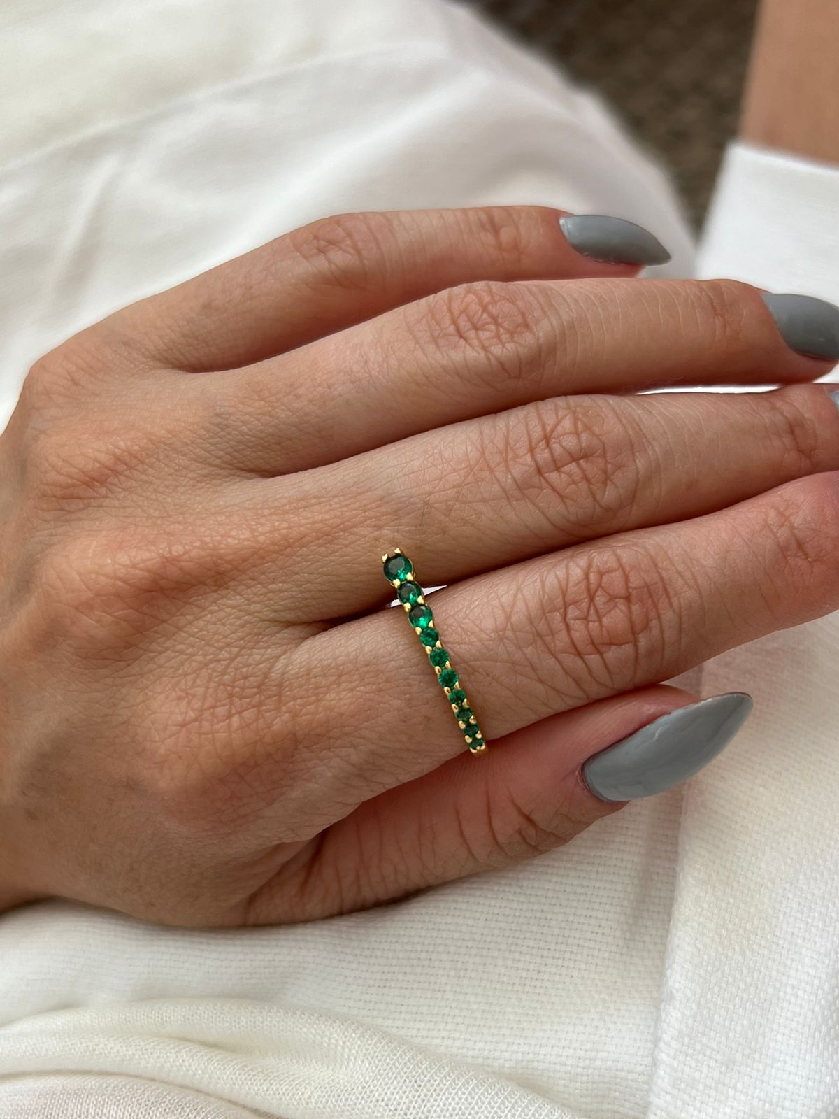 Anel com Zircônia Verde Esmeralda Banho de Ouro