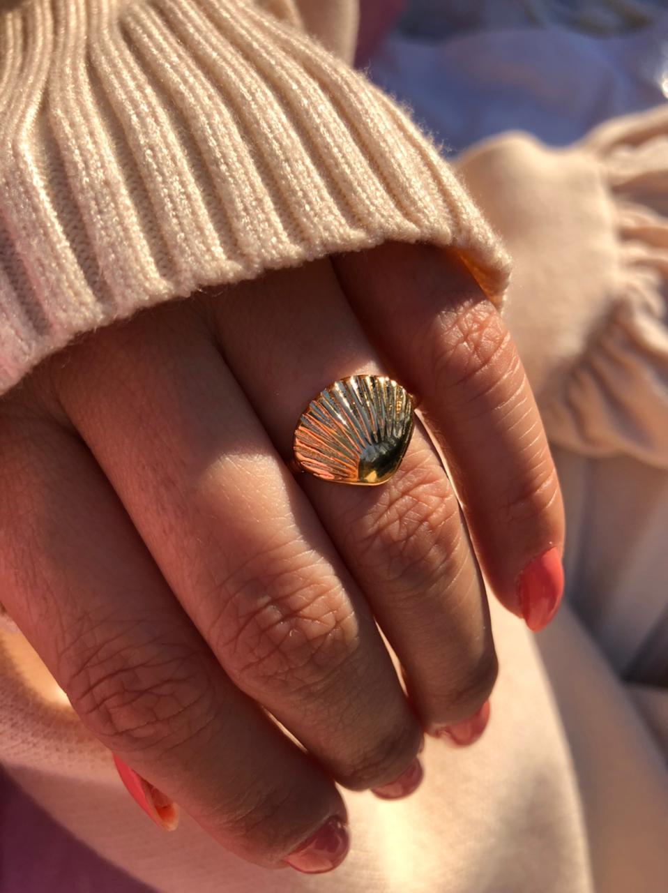 Anel Concha Inspired em Banho de Ouro