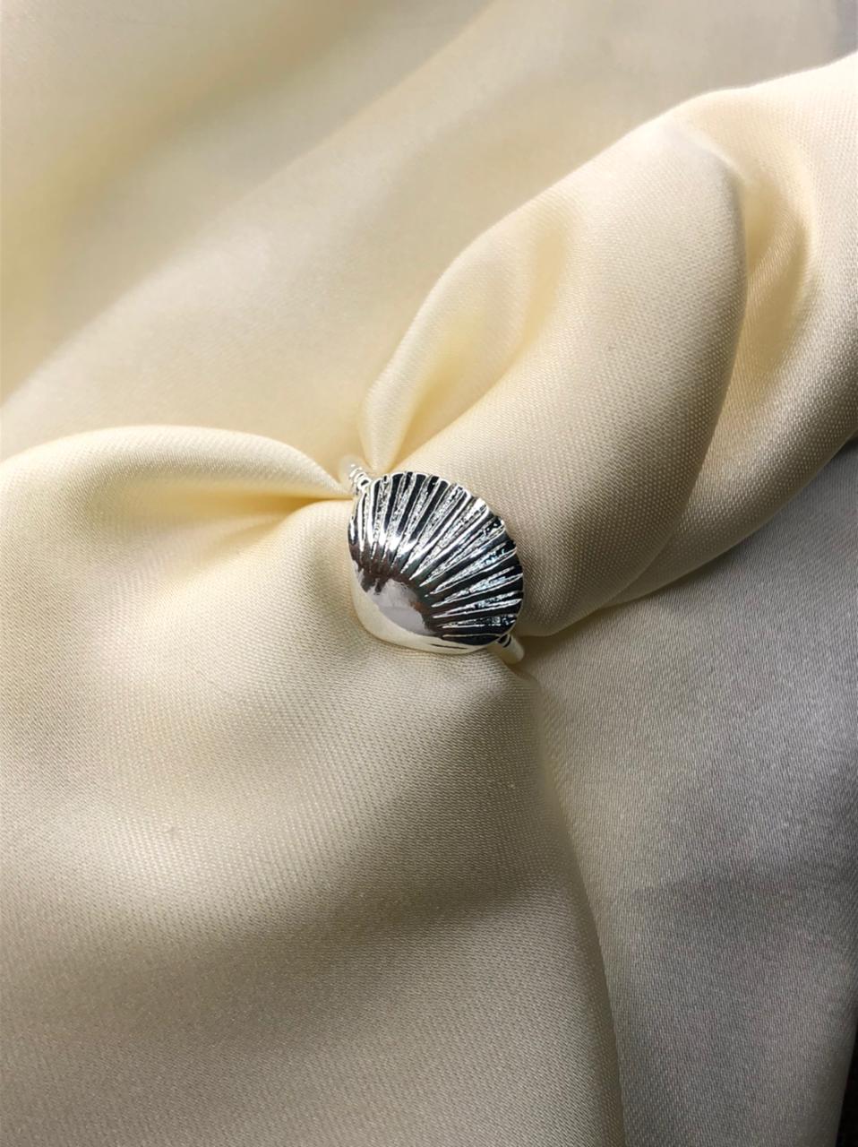 Anel Concha Inspired em Banho de Prata