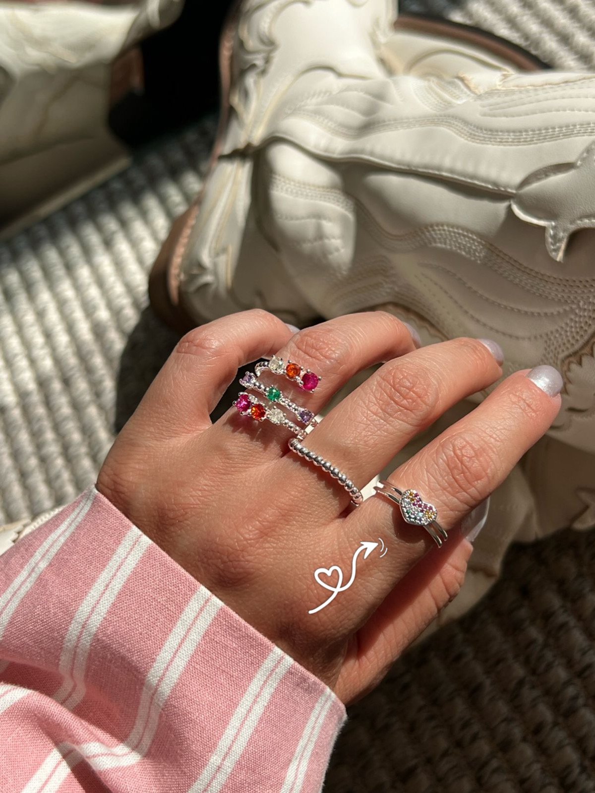 Anel Coração com Zircônia Colorida em Banho de Prata