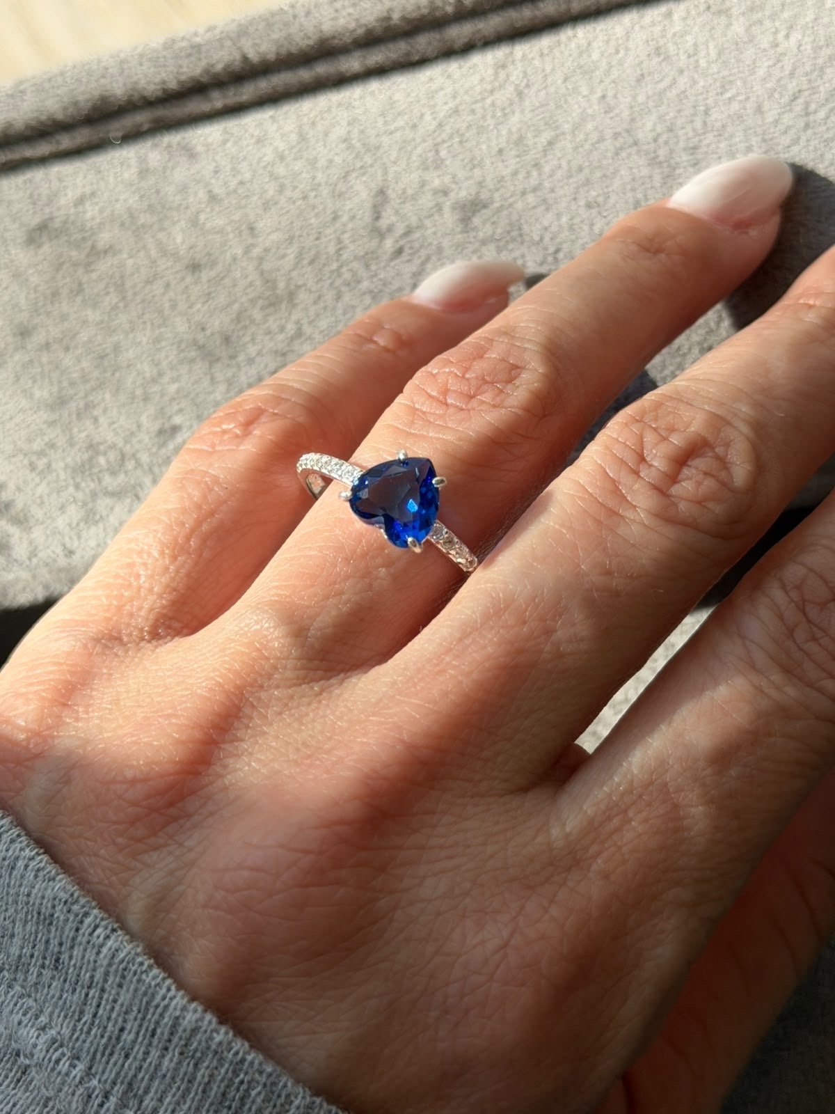 Anel Coração com Zircônia Cristal e Azul em Prata 950