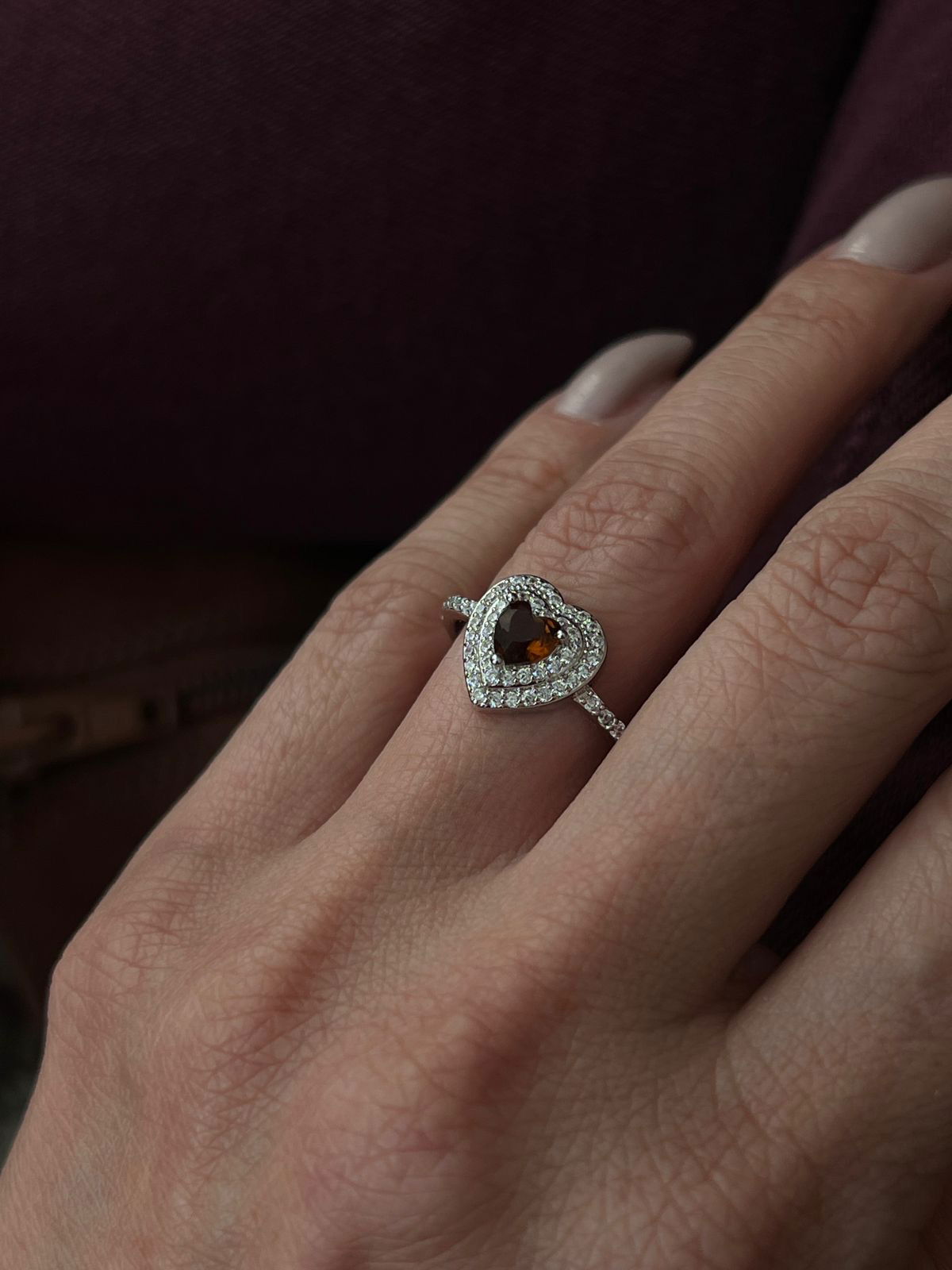 Anel Coração com Zircônia Cristal e Café em Banho de Ródio Branco