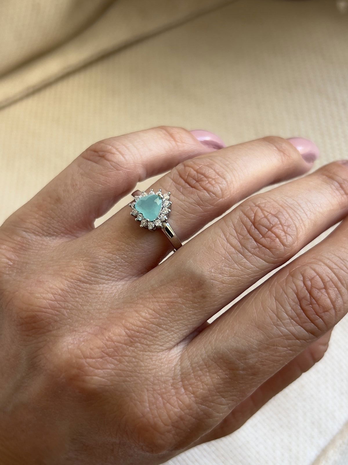 Anel Coração com Zircônia Cristal e Leitosa em Banho de Ródio Branco