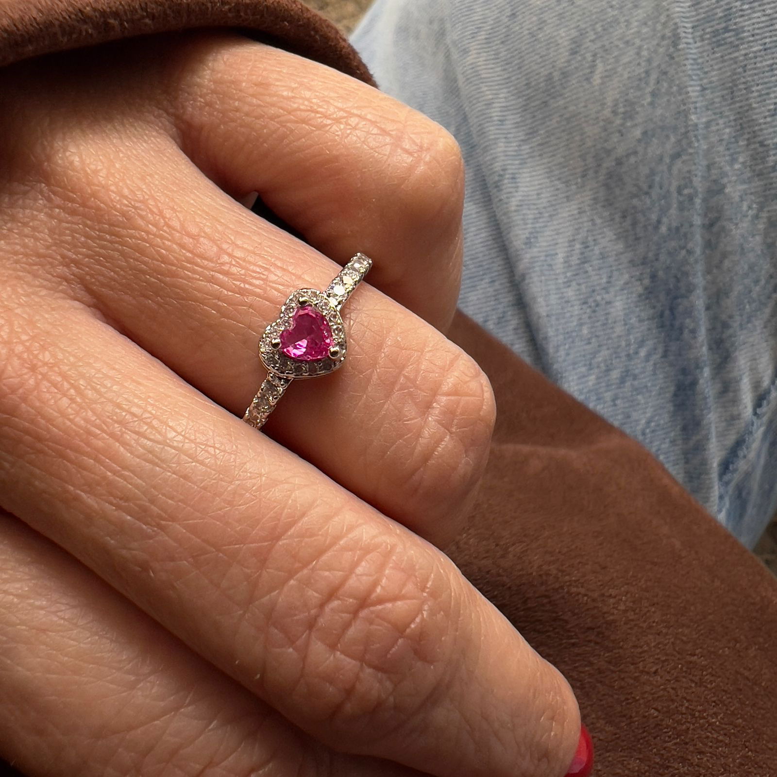 Anel Coração com Zircônia Cristal e Pink em Banho de Ródio Branco