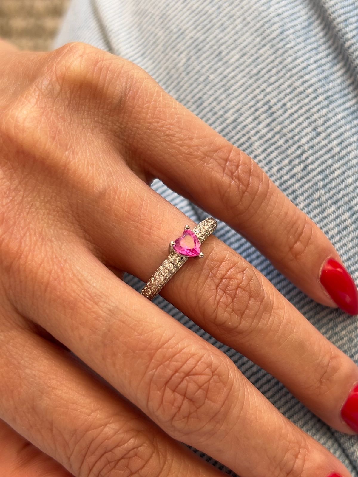 Anel Coração com Zircônia Cristal e Pink em Banho de Ródio Branco