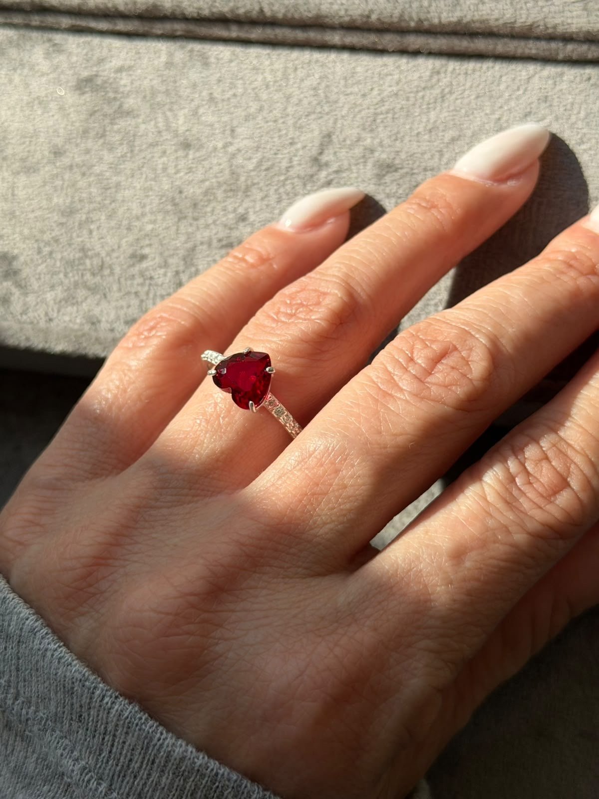 Anel Coração com Zircônia Cristal e Vermelho em Prata 950