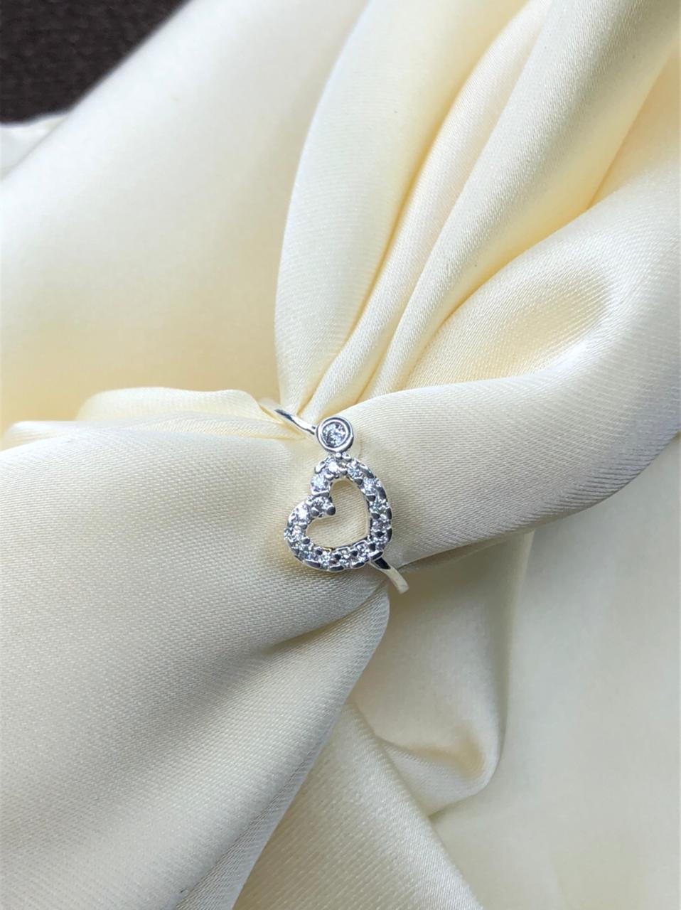 Anel Coração e Ponto de Luz Inspired em Banho de Prata