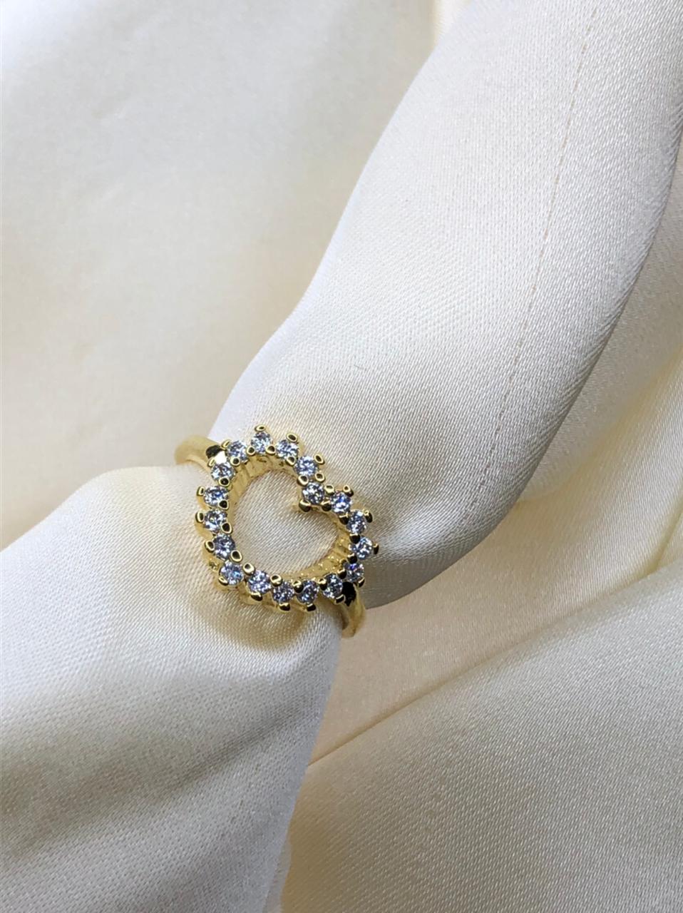 Anel Coração Vazado com Micro Zircônia em Banho de Ouro