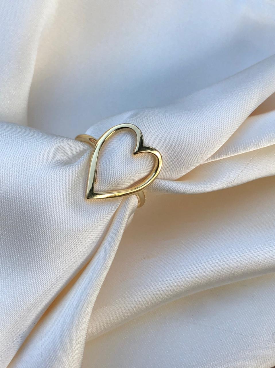 Anel Coração Vazado em Banho de Ouro