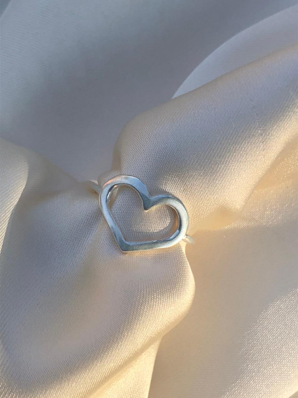 Anel Coração Vazado Prata 950