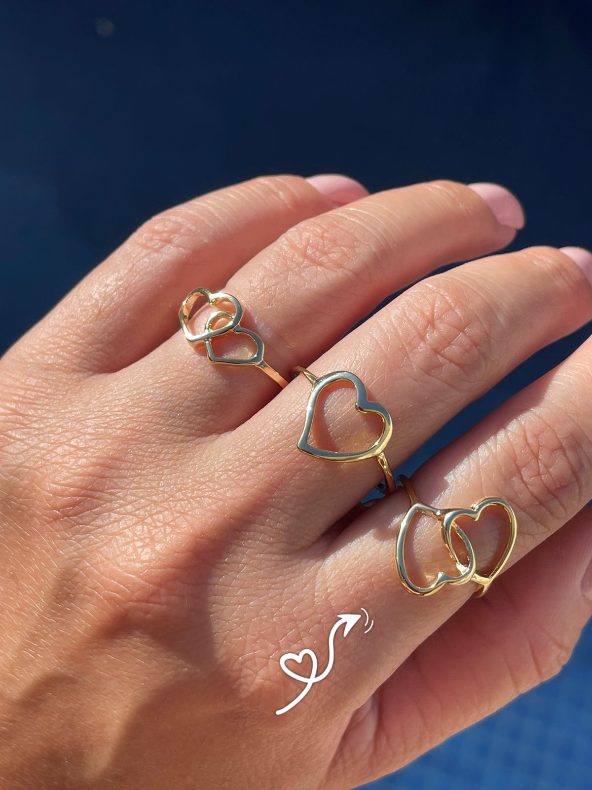 Anel Corações Entrelasados em Banho de Ouro