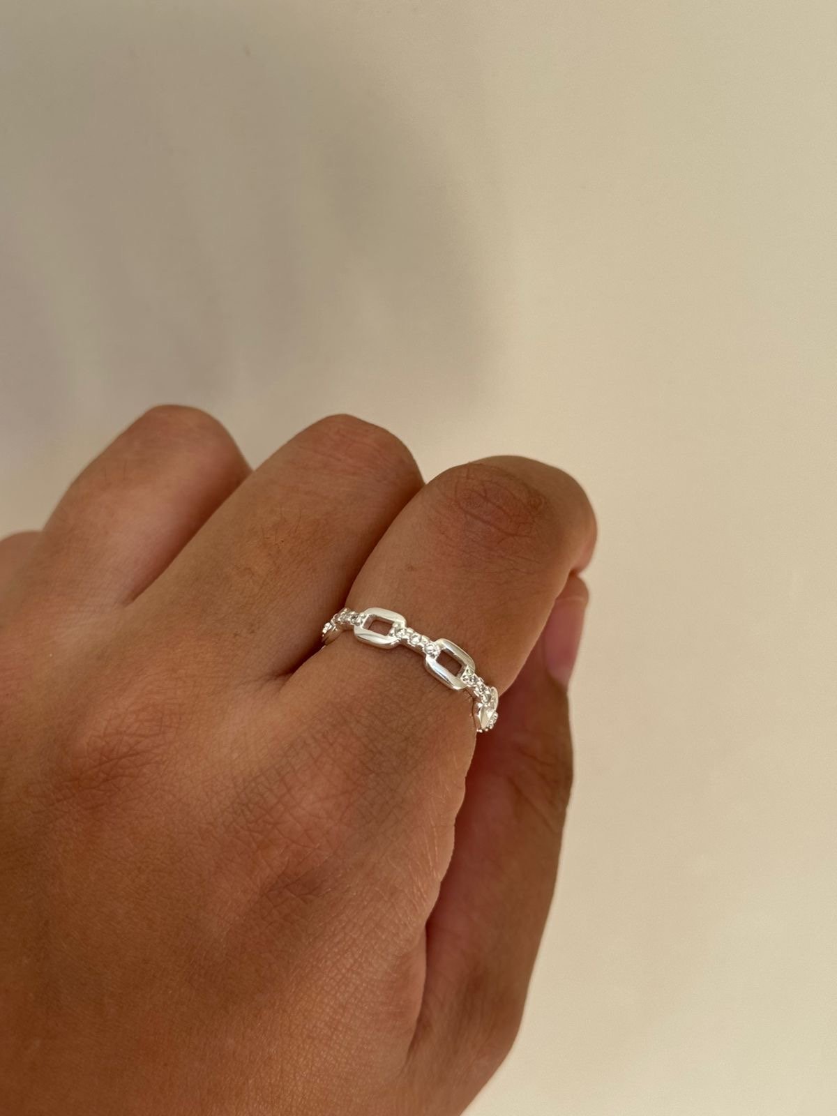 Anel Corrente com Zircônia Cristal em Prata 950