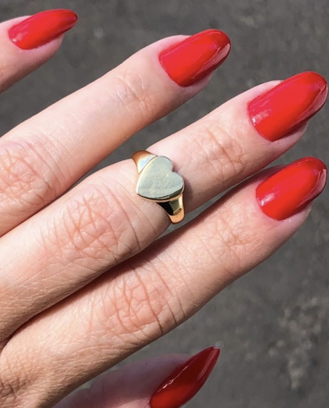 Anel Dedinho Coração Liso em Banho de Ouro