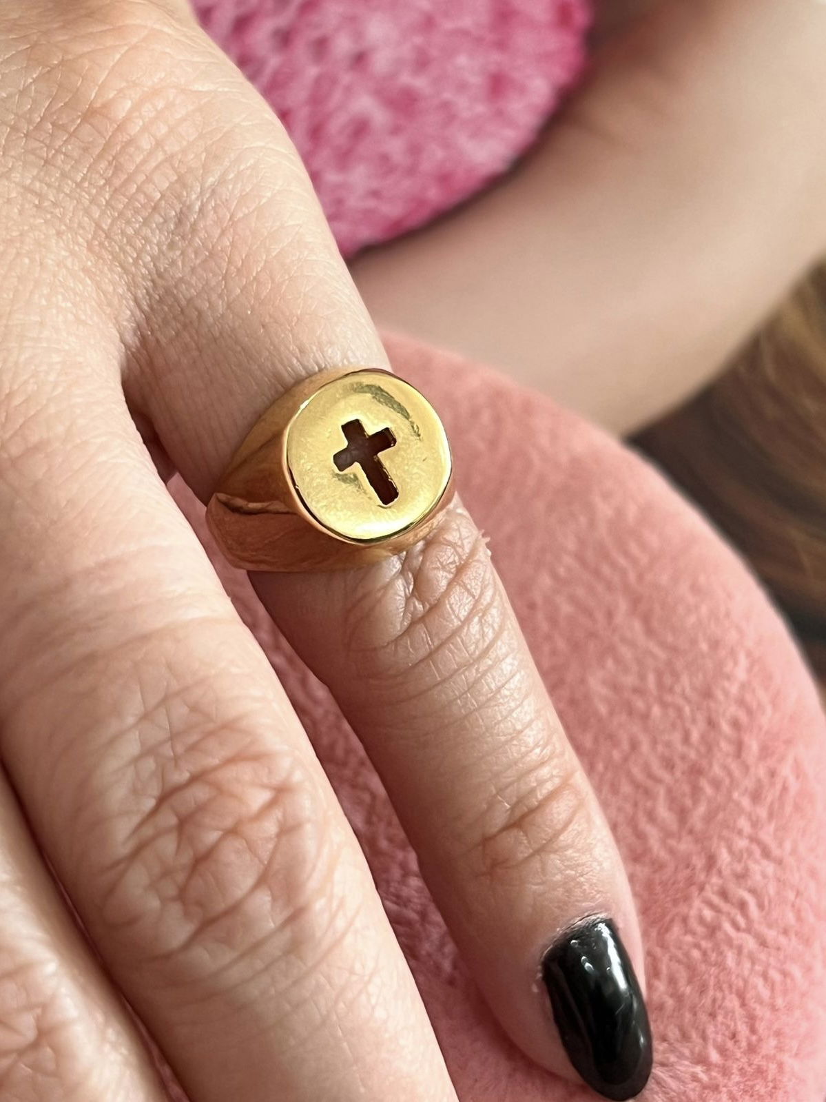 Anel Dedinho Regulável Cruz em Banho Ouro