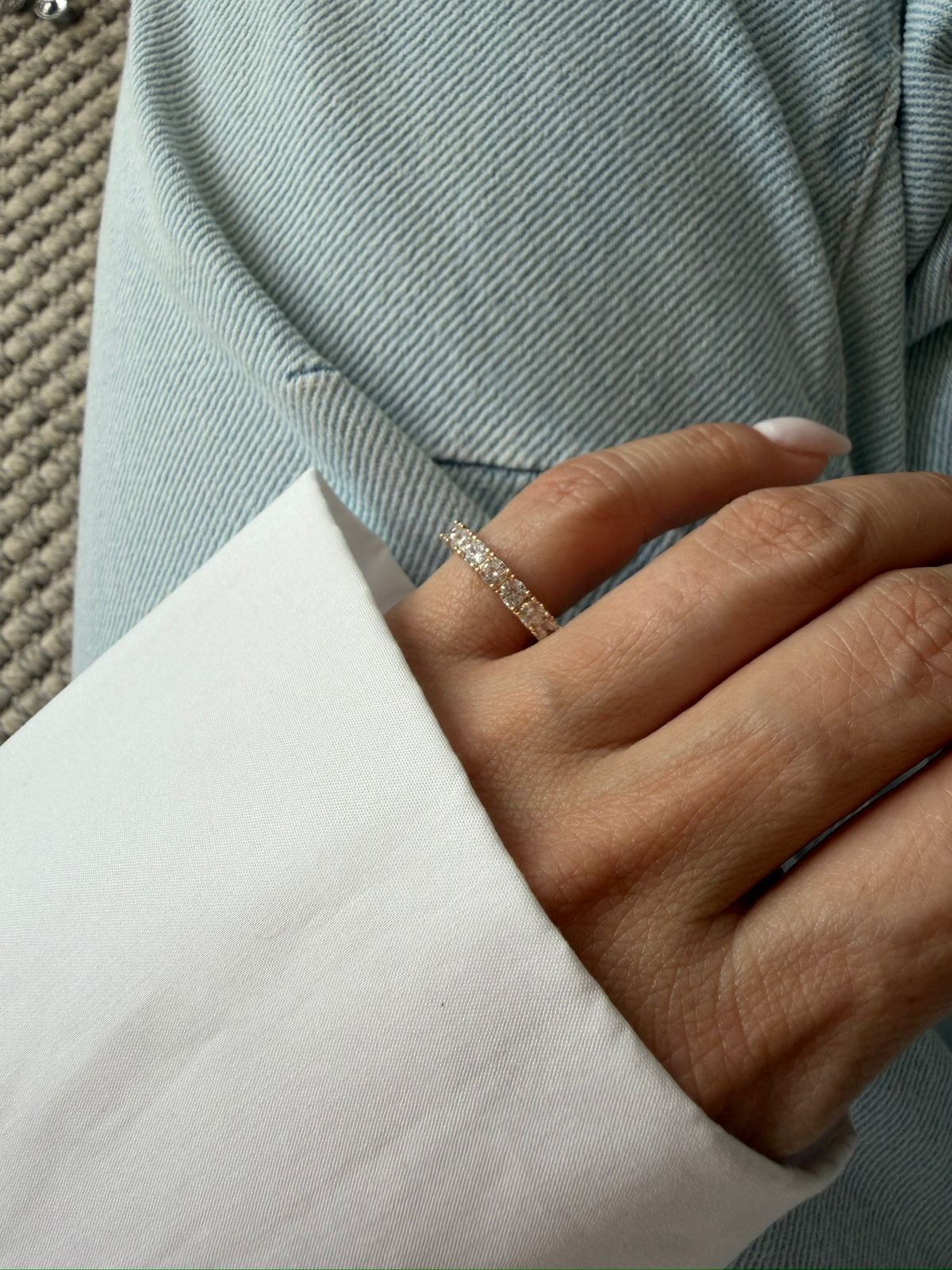 Anel Dedinho Roliço com Zircônia Cristal em Banho de Ouro