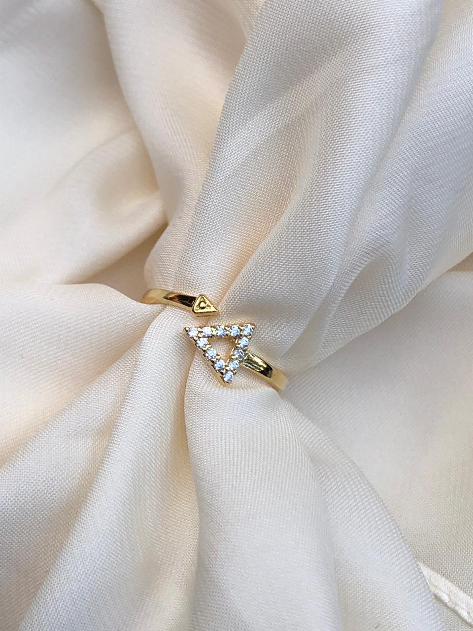 Anel Flecha Regulável em Banho de Ouro